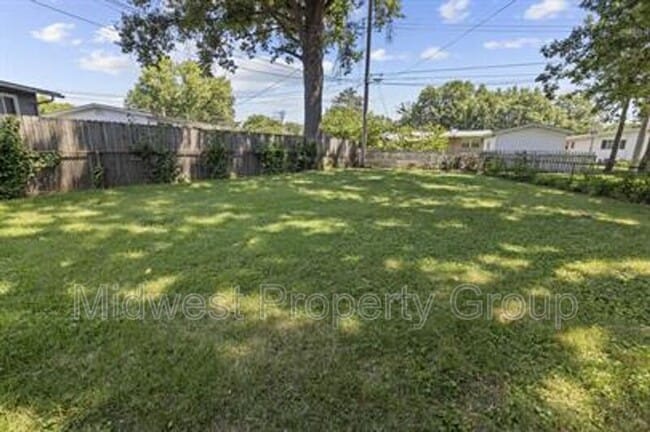 Building Photo - 925 Gonzaga Ln
