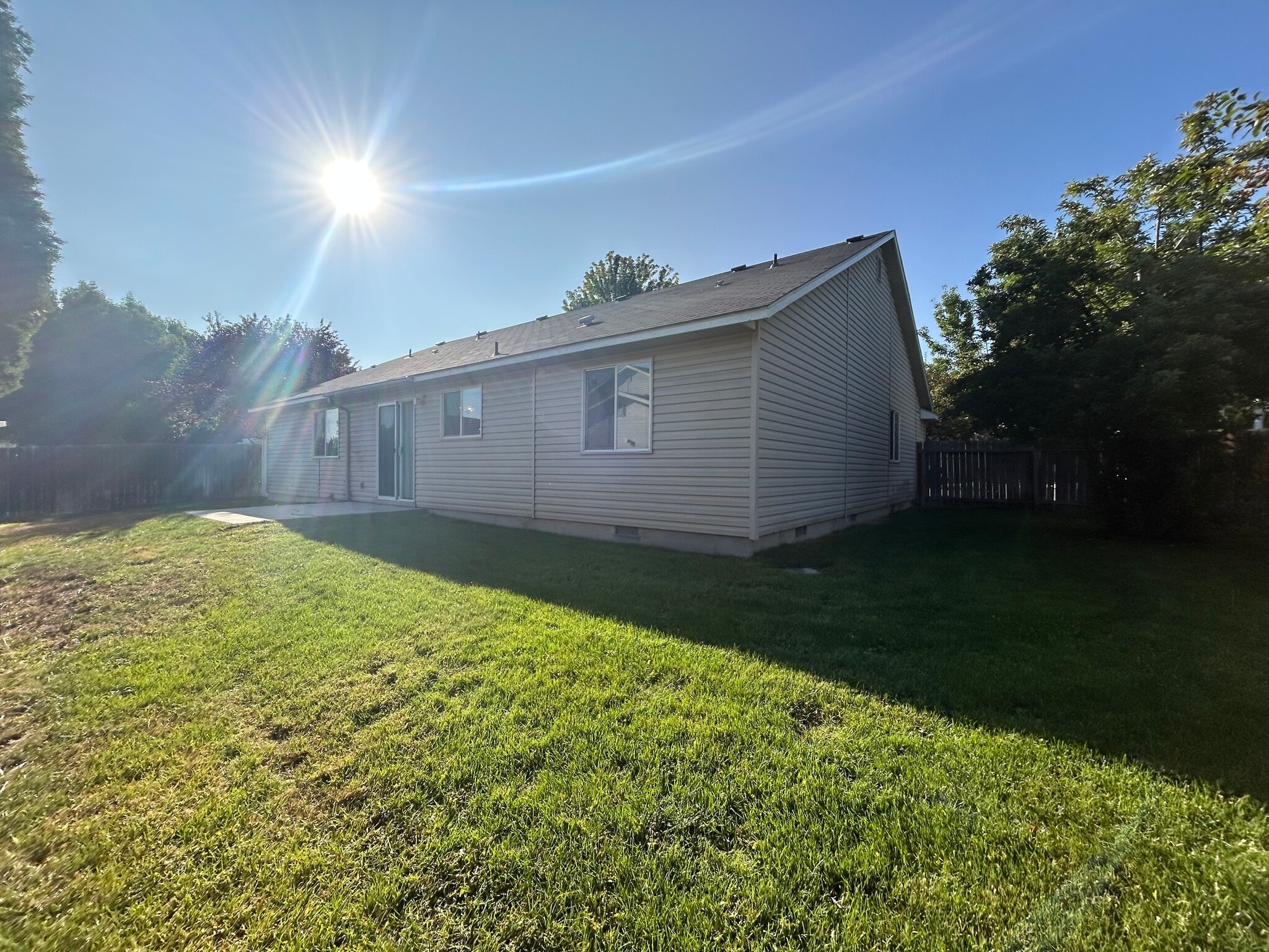 Building Photo - 12942 W Pinyon Ct
