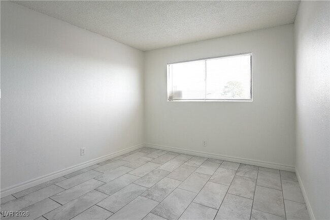 Building Photo - 212 Orland St