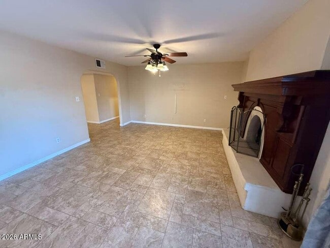 Building Photo - 3110 E 13th St