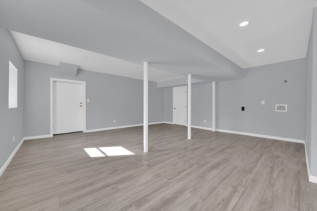 Building Photo - 294 Shades Crest Rd