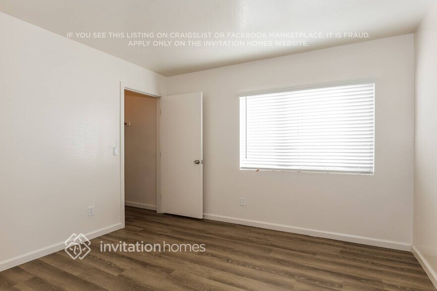 Building Photo - 4210 N 113th Dr