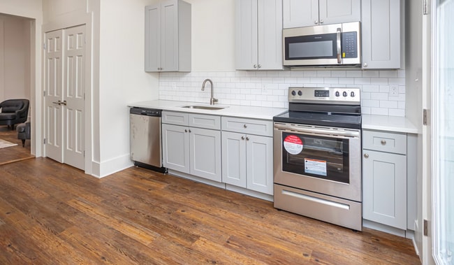 Interior Photo - 1212-1226 Bordeaux St