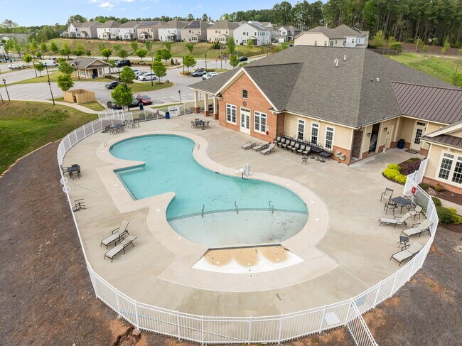 Building Photo - 1039 Commack Dr