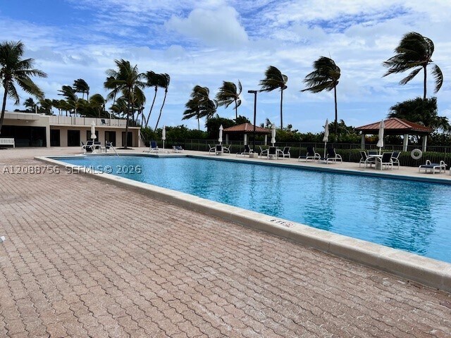 Building Photo - 2625 Collins Ave