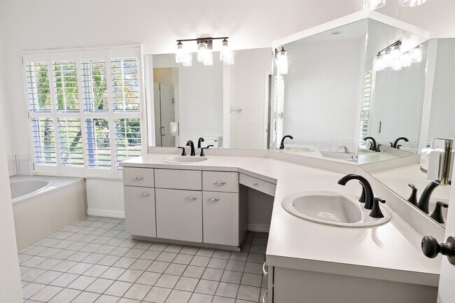 Building Photo - 410 Arrowhead Trail