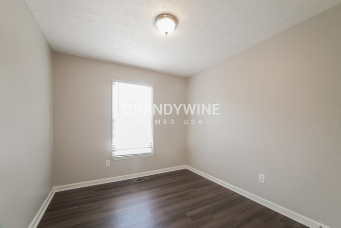 Building Photo - 403 Chippewa Dr SE