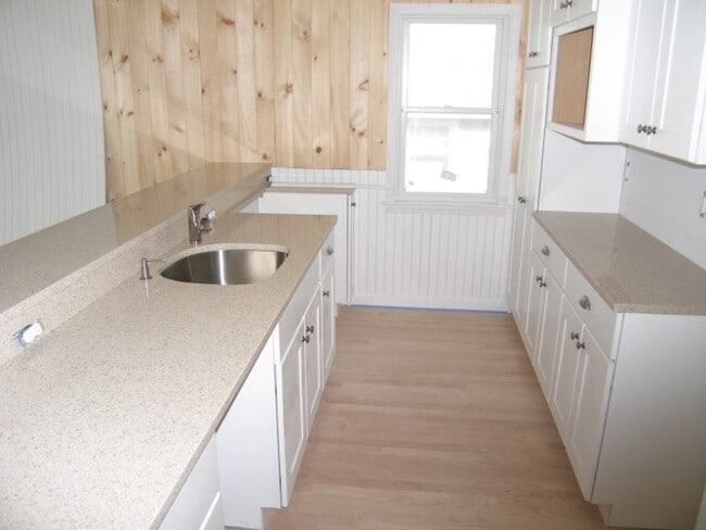 Building Photo - 99 N Shore Blvd