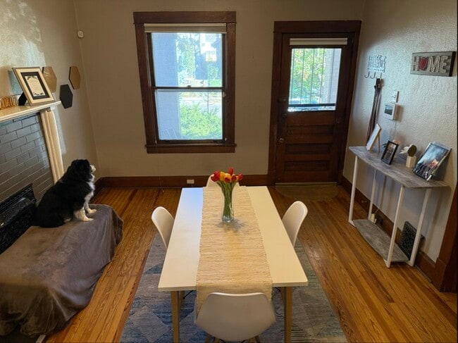 Building Photo - 371 S Franklin St