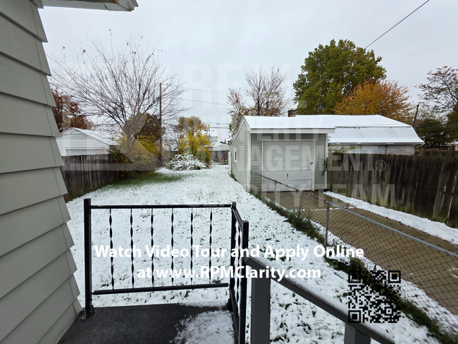 Building Photo - Available Today! 3 Bed/1.5 Bath Five Point...