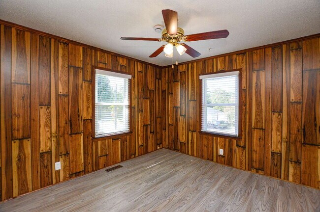 Building Photo - 2-Bedroom Retreat on Country Haven Lane – ...