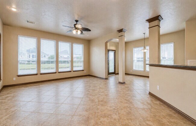Building Photo - 14215 Jaubert Ct