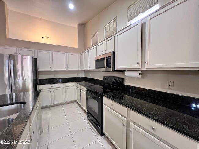 Building Photo - 8679 N Ahwatukee Way