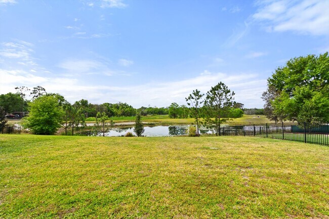 Building Photo - 994 Victoria Hills Dr S