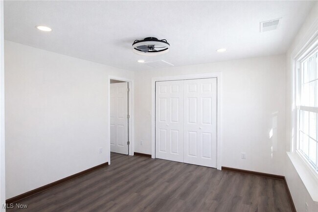 Building Photo - 7349 Tippecanoe Rd