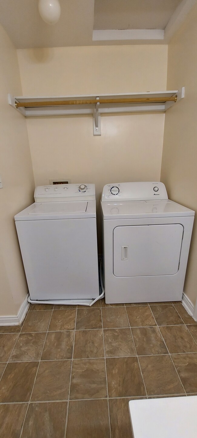 washer and dryer - 4291 Eclipse Way