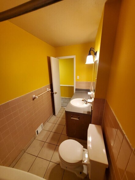 Building Photo - 23755 Banbury Cir