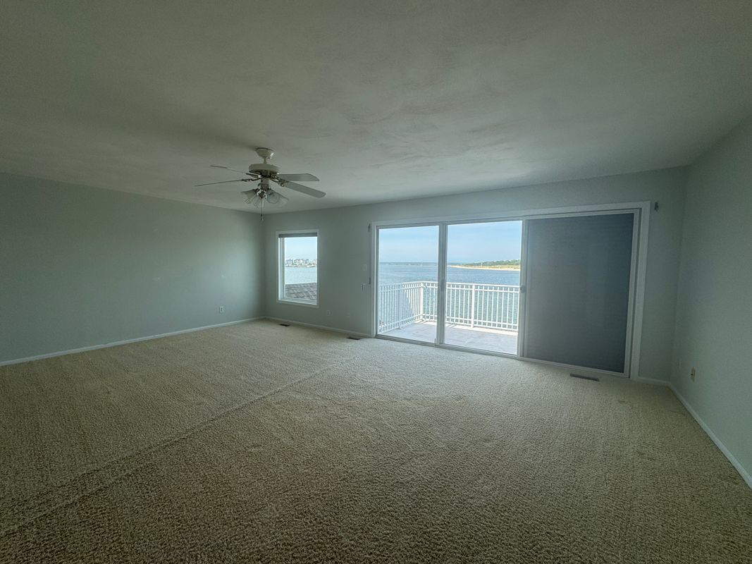 Building Photo - 9462 Bay Front Dr