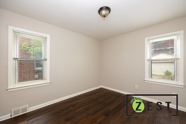 Building Photo - Charming 3-Bedroom Home Coming Soon on Det...