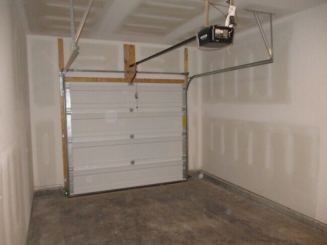 Building Photo - 515 Ferndale Pl