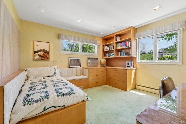 Building Photo - 181 Finmor Dr