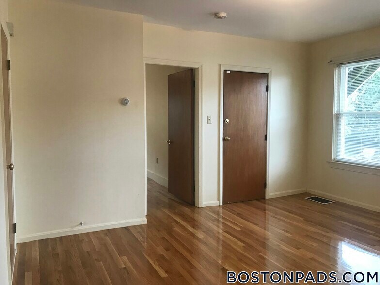 Building Photo - 19 Norumbega Terrace