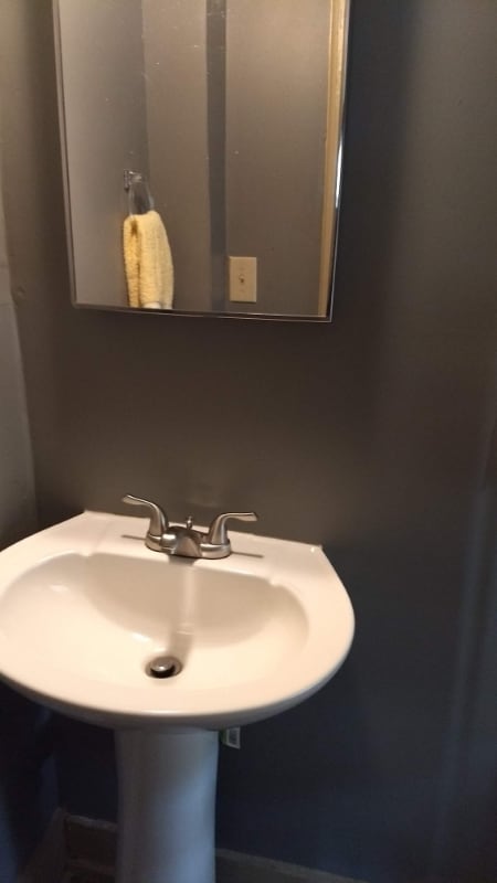 Building Photo - 301-10 1/2 10 1/2 St NW