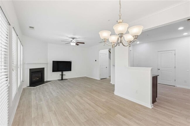 Building Photo - 3377 Vintage Cir SE