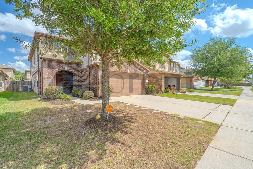 Building Photo - 2730 Volute