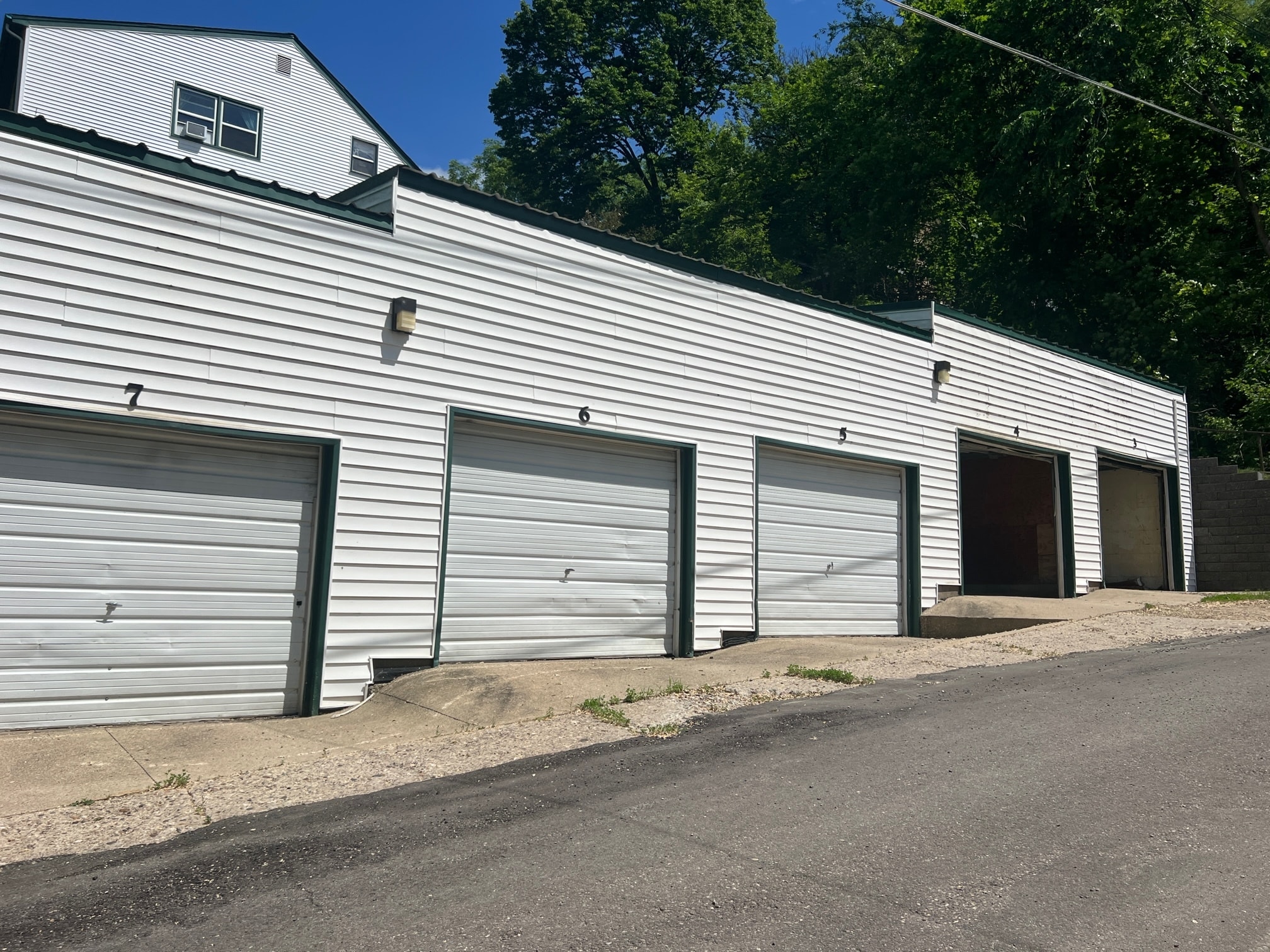 Building Photo - 120 Locust St