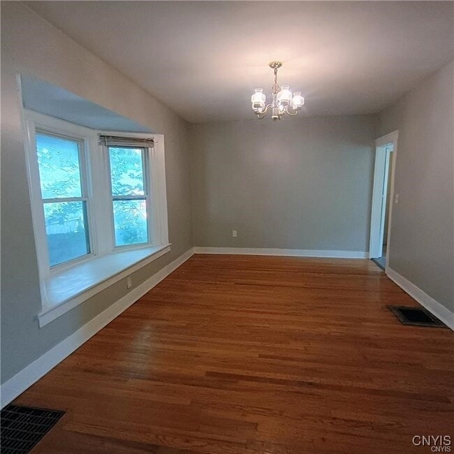 Building Photo - 227 Hixson Ave