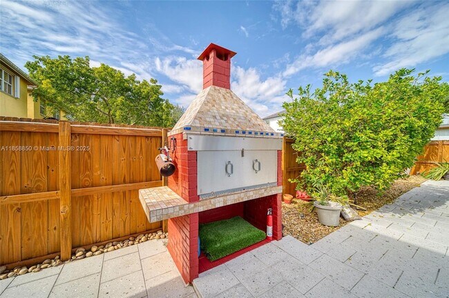 Building Photo - 16403 SW 79th Ln