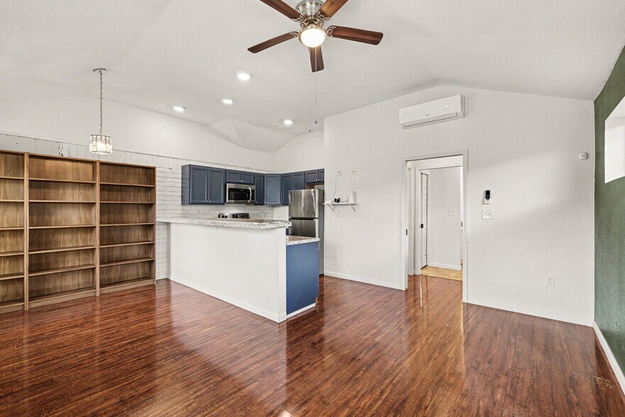 Building Photo - 6556 Osage Trl