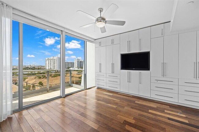 Building Photo - 2950 NE 188th St