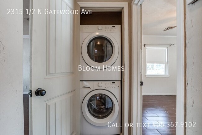 Building Photo - 2315 1/2 N Gatewood Ave-