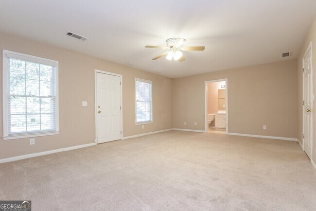 Building Photo - 605 Oxford Crest Ct NW
