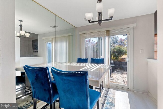 Building Photo - 13847 Lord Fairfax Pl