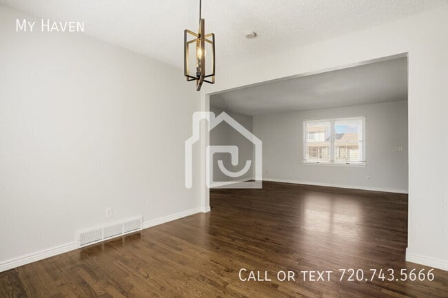 Building Photo - 13974 E Arkansas Pl