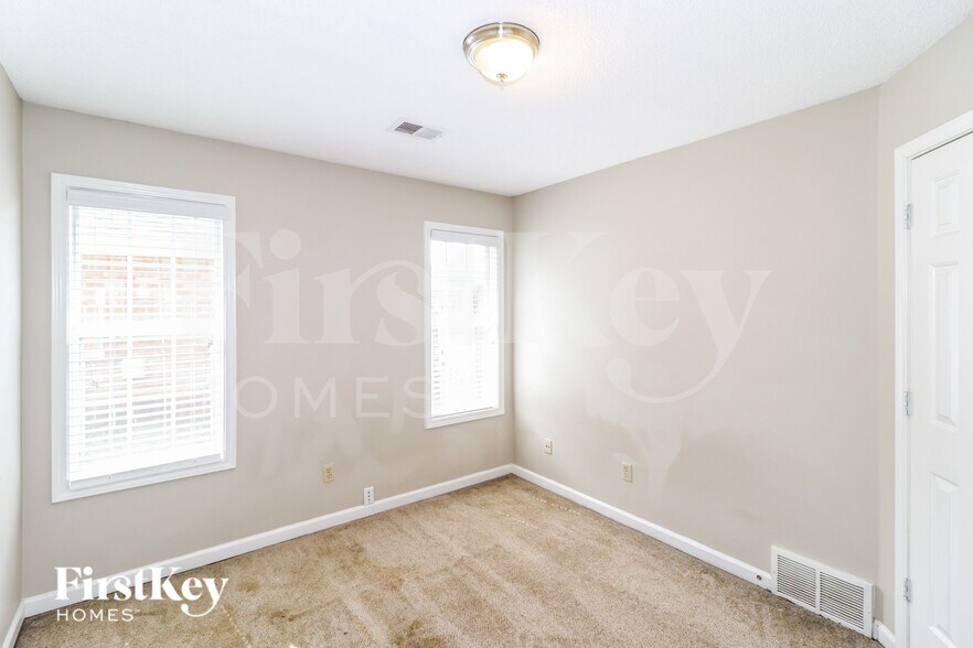 Building Photo - 8532 Overcup Oaks Dr