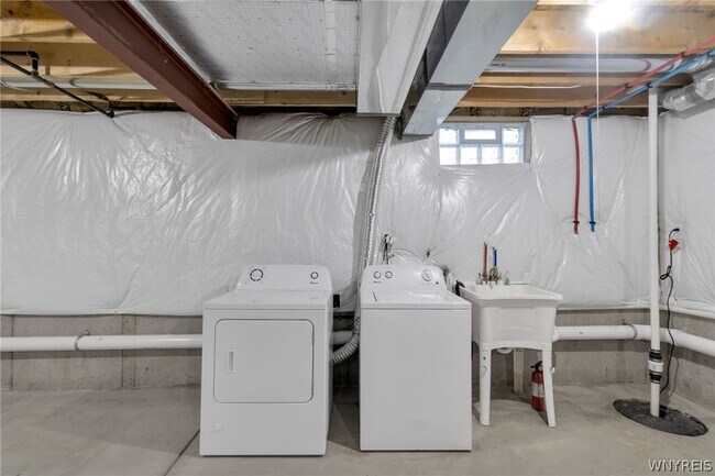 Building Photo - 940 Reserve Rd