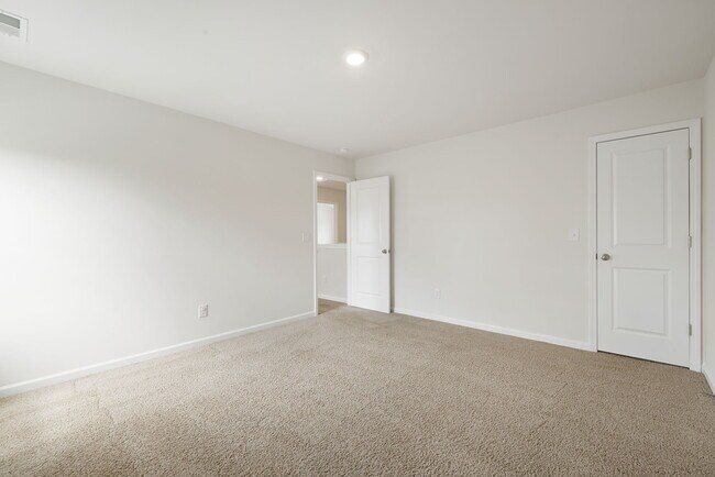Building Photo - 206 Marathon Ln