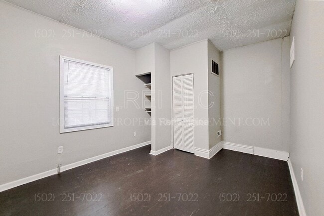 Building Photo - 2424 Rowan St