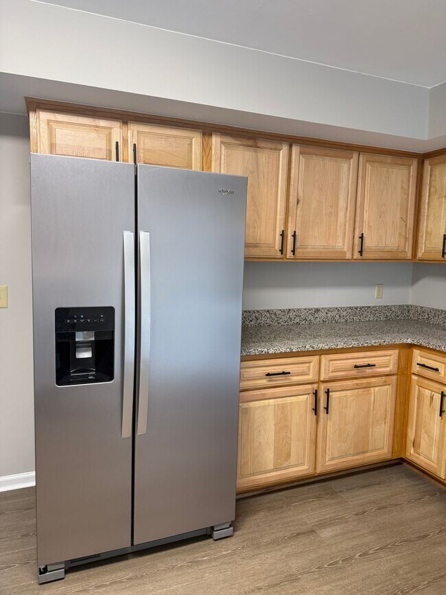 Building Photo - Newly Renovated Duplex in North County