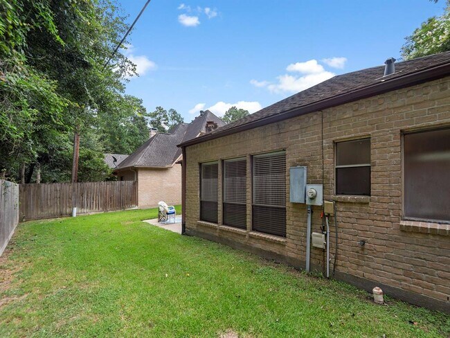 Building Photo - 3323 Village Falls Ct