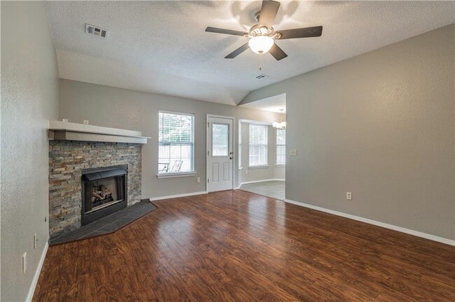 Building Photo - 1245 S Camellia Ln