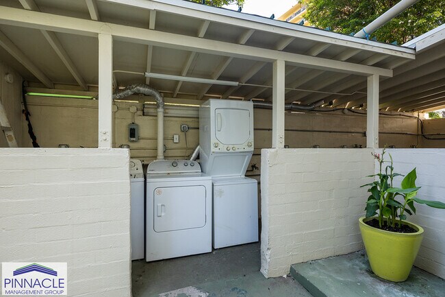 Building Photo - 240 Lili?uokalani Ave