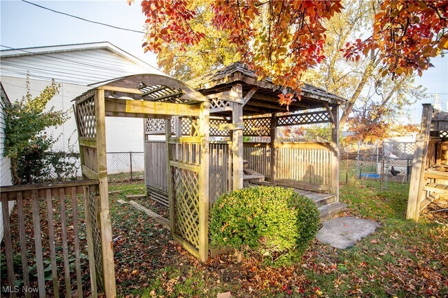 Building Photo - 12412 Sprecher Ave