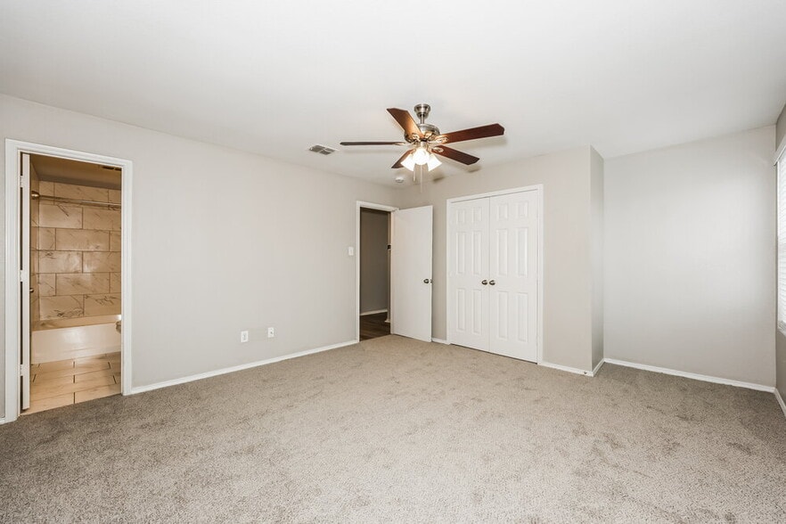 Building Photo - 6945 Meadow Way Ln