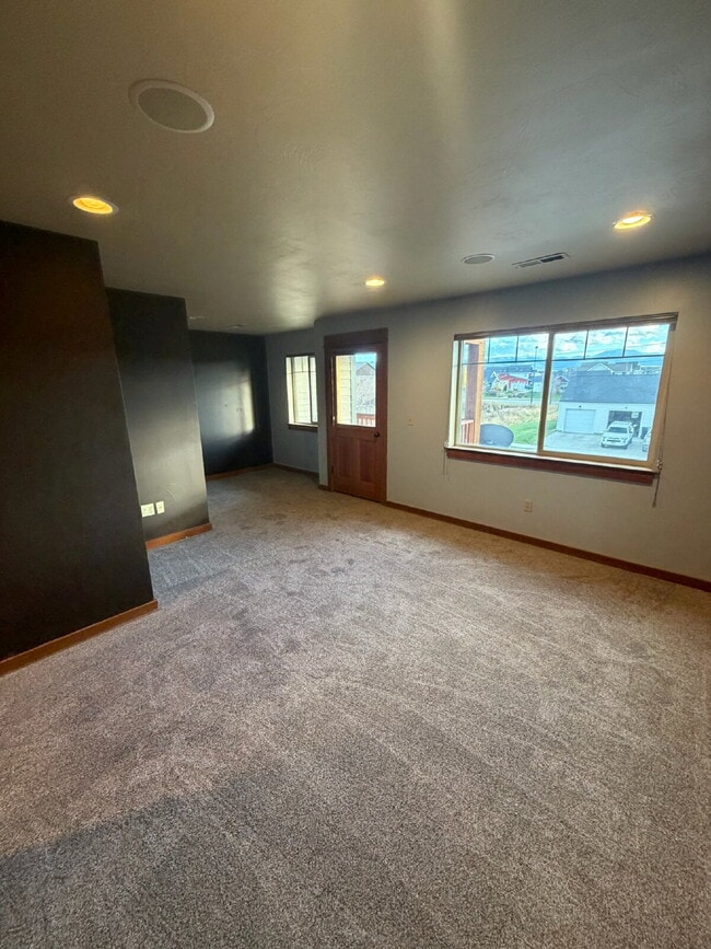 Building Photo - 646 Westgate Ave