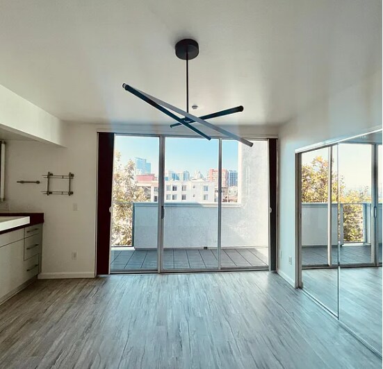 Building Photo - 969 Sigsbee St